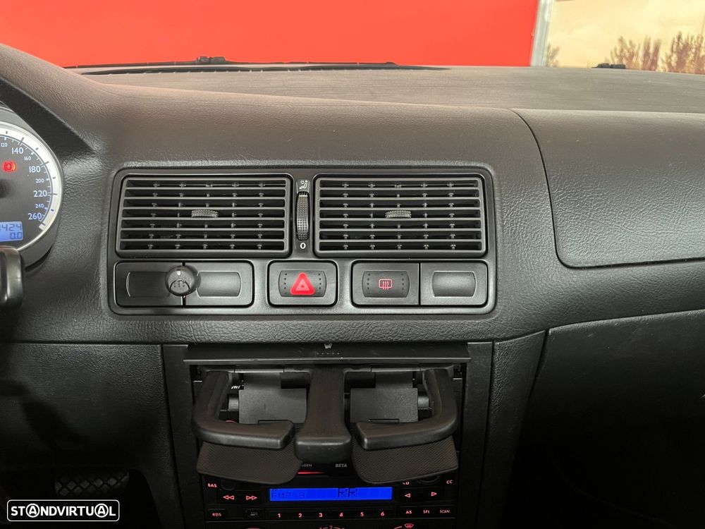 VW Golf Variant 1.9 TDi Confl Tip AC - 11