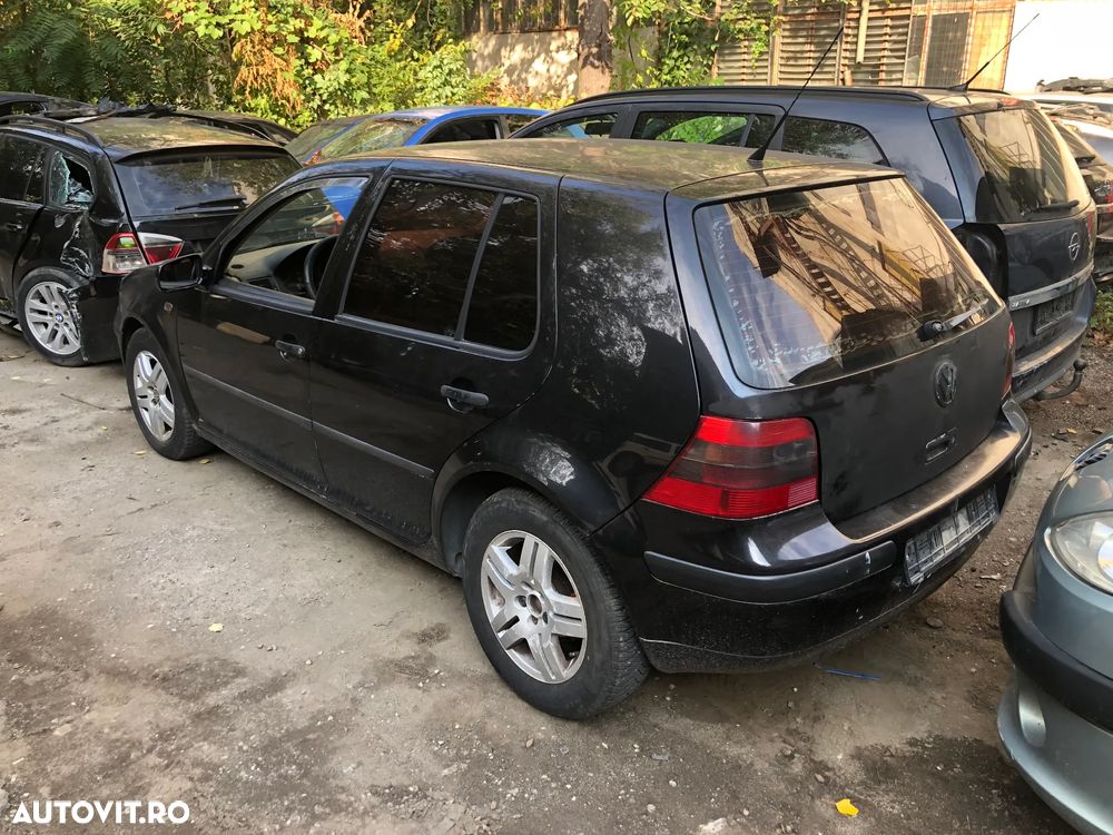 Dezmembrez VW Volkswagen Golf 4 negru benzina cutie automata 2002 - 3