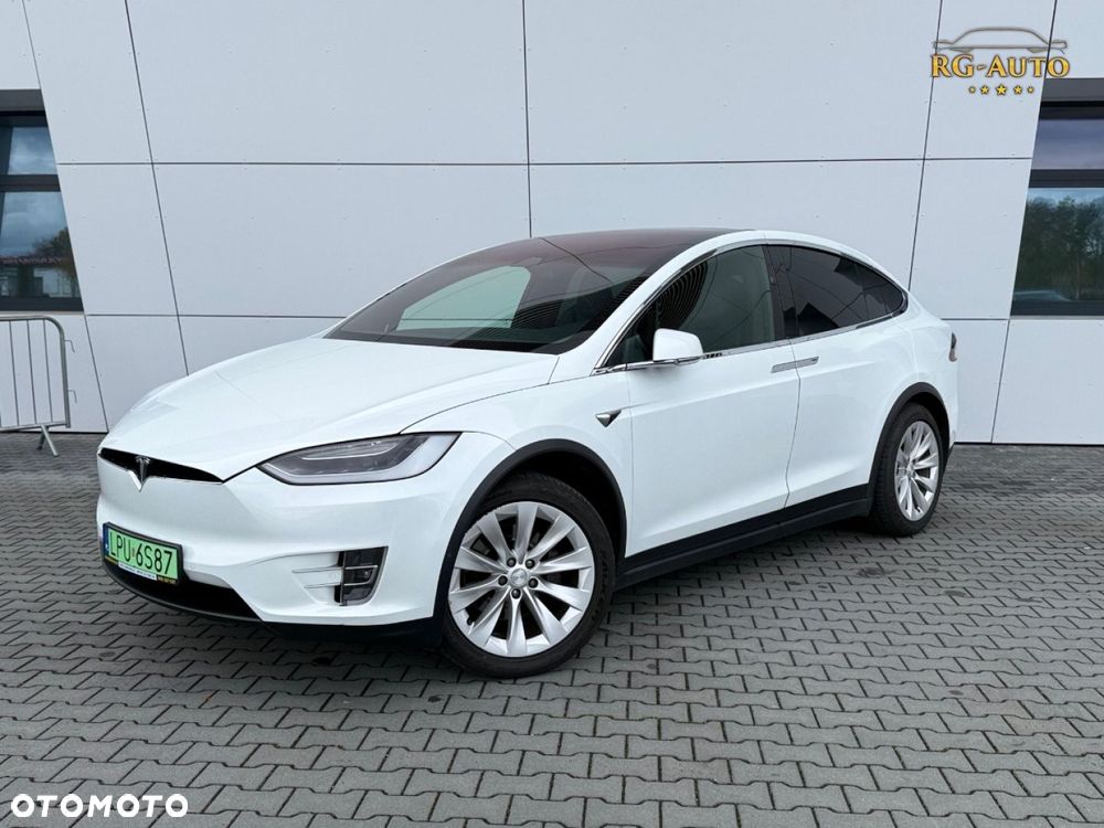 Tesla Model X - 19