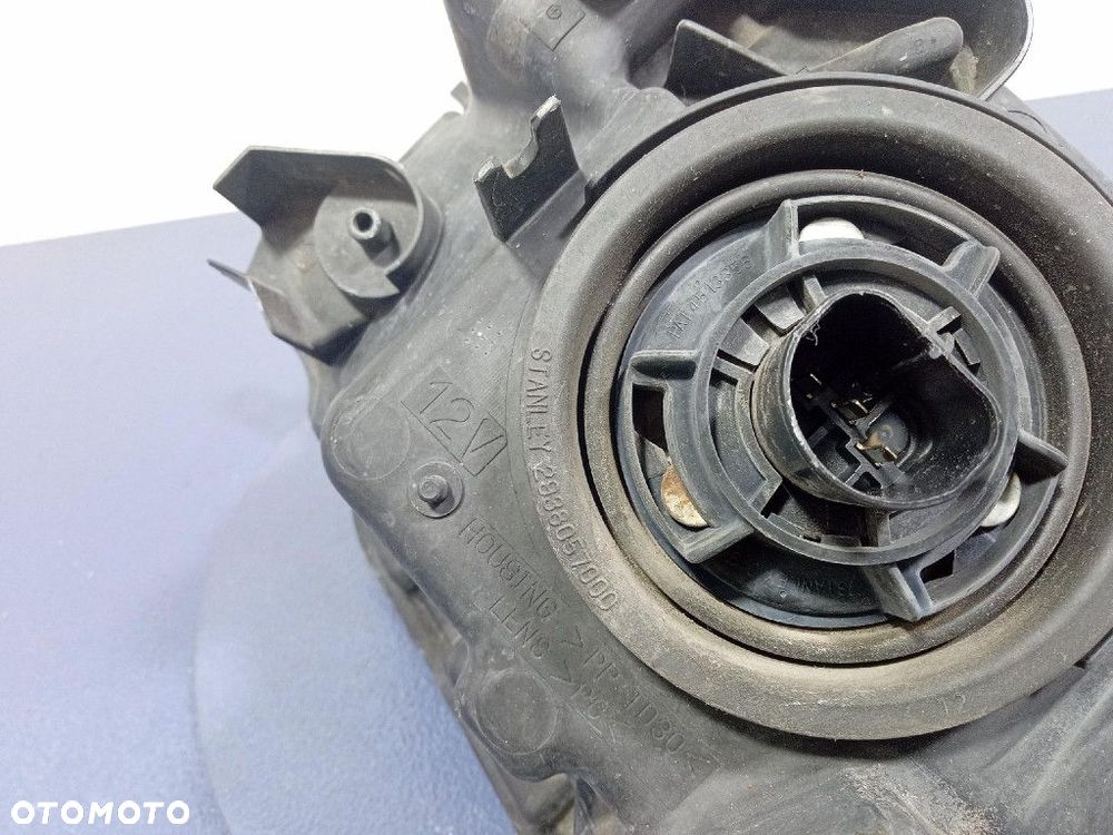 MITSUBISHI ENDEAVOR REFLEKTOR PRAWY LAMPA PRZÓD - 4