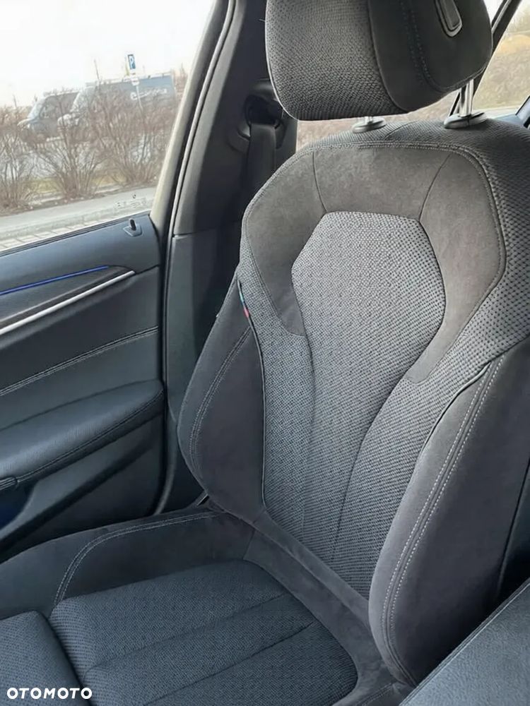 BMW Seria 5 520d M Sport Edition - 8