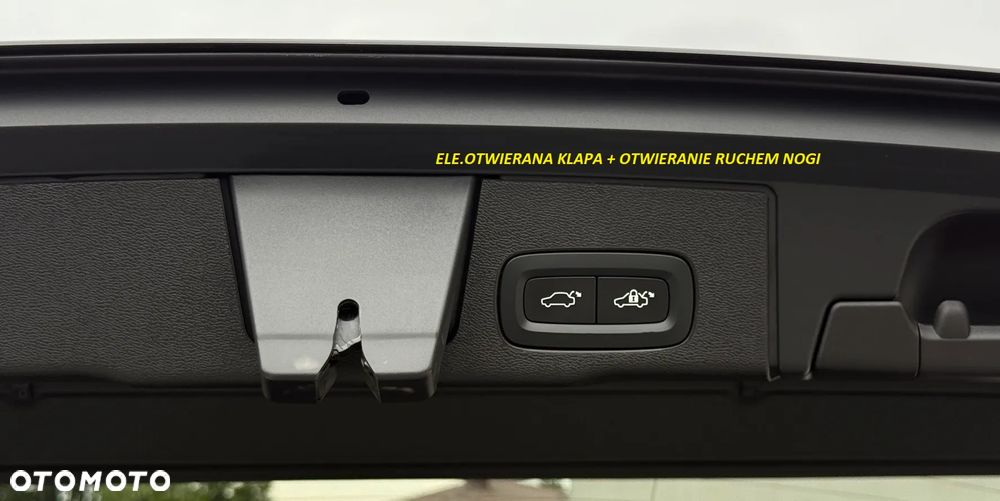 Volvo XC 60 B4 D AWD Plus Dark - 29