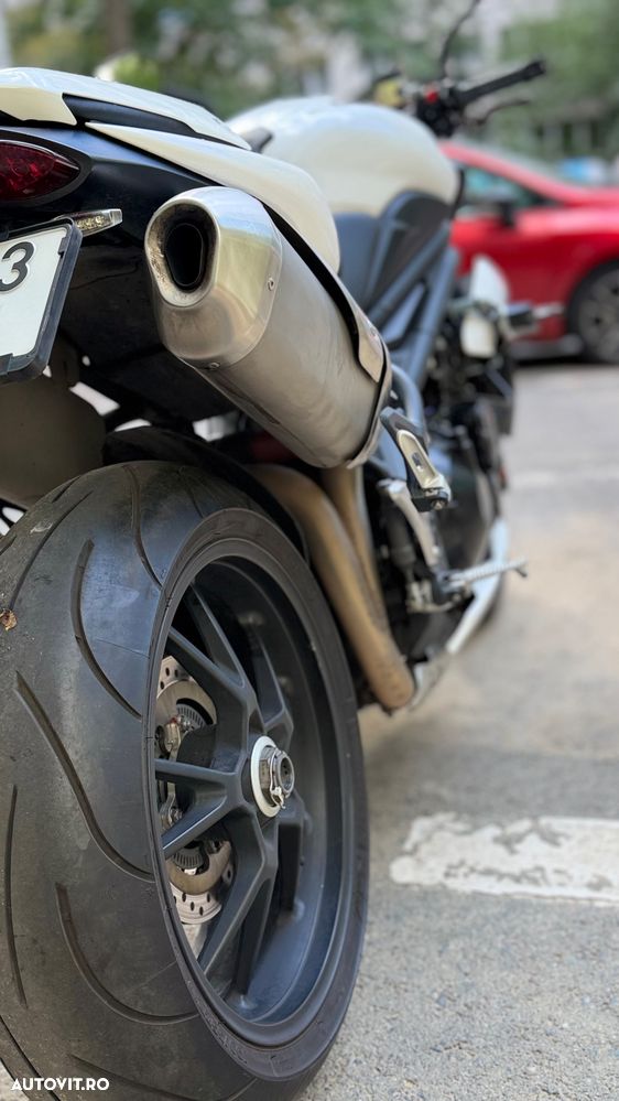 Triumph Speed Triple S - 6