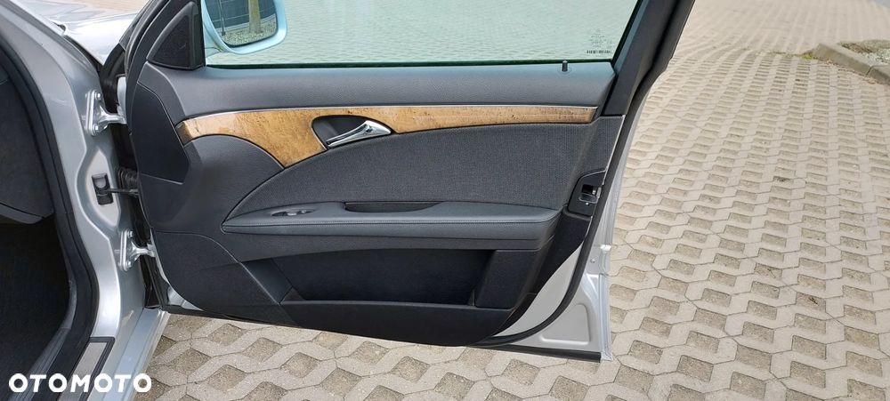 Mercedes-Benz Klasa E - 36