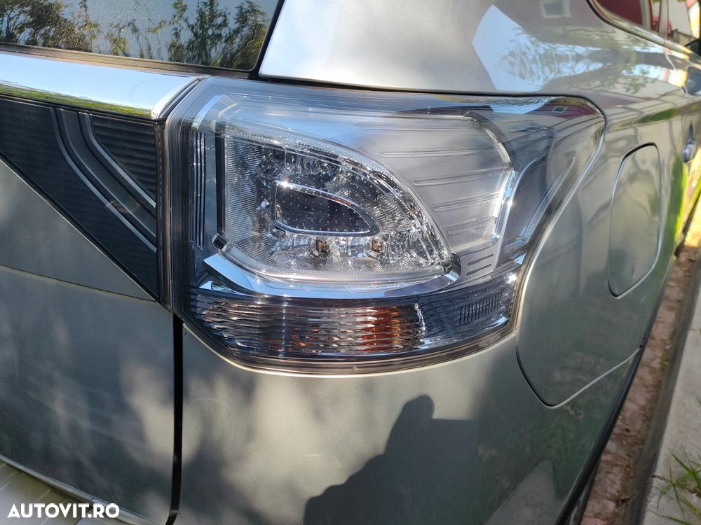 Mitsubishi Outlander 2.0 Litre DOHC MIVEC 4WD Instyle Navi - 20