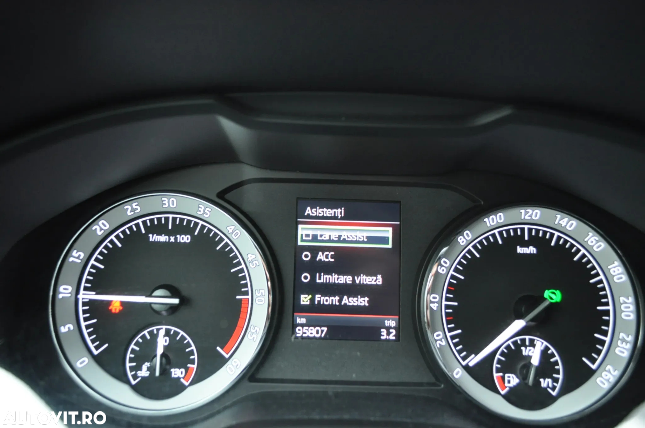 Skoda Karoq 2.0 TDI 4X4 DSG Sportline - 26