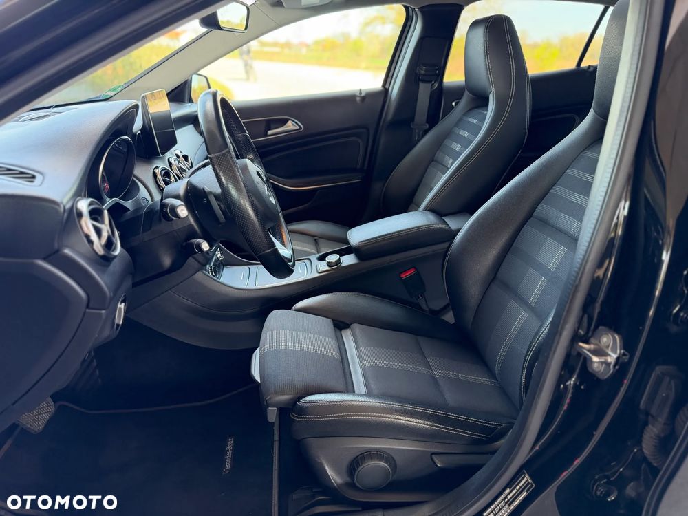 Mercedes-Benz GLA 220 d AMG Line - 15