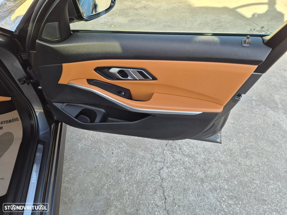 BMW 320 e Touring Line Luxury Auto - 40