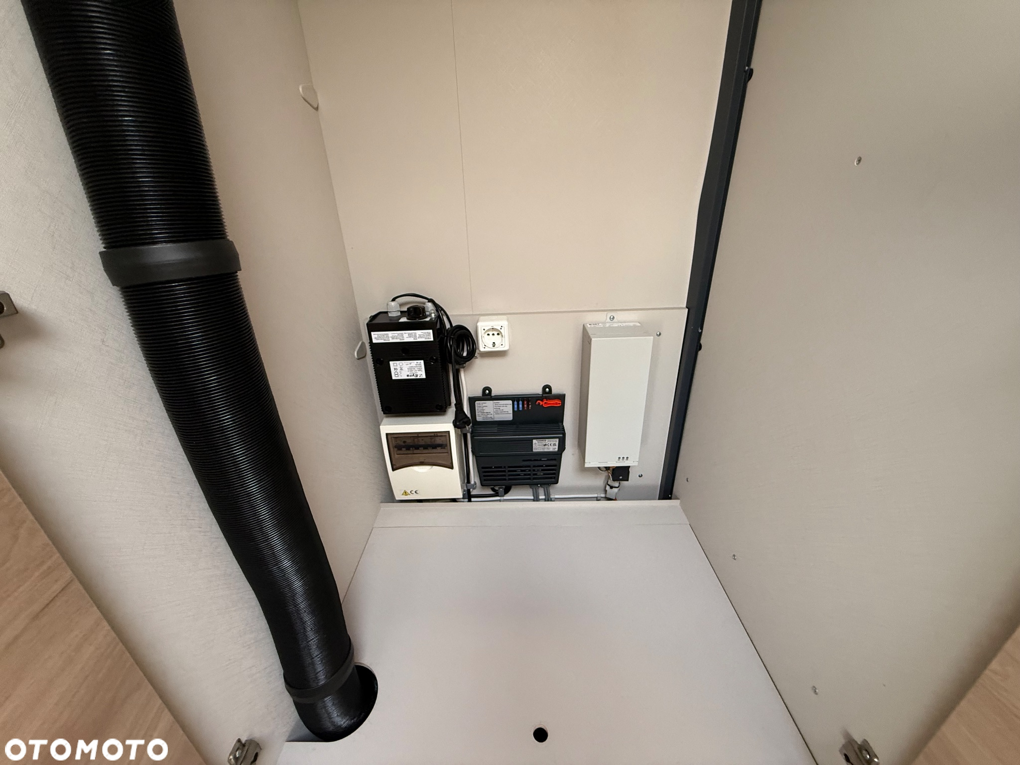 Dethleffs Nomad 730 FKR COMBI 6E Zimowa - 29
