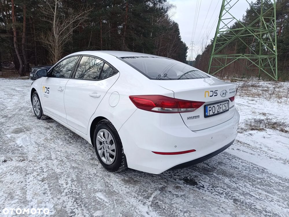Hyundai Elantra 1.6 CRDi Classic + - 6