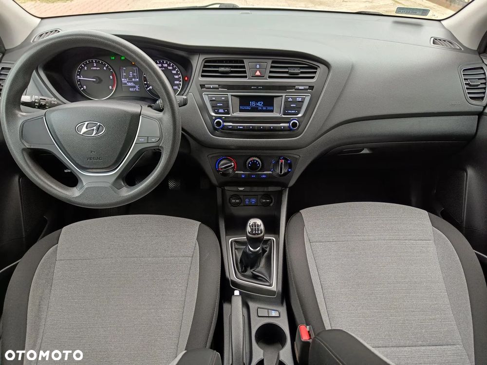 Hyundai i20 1.1 CRDi Comfort - 29
