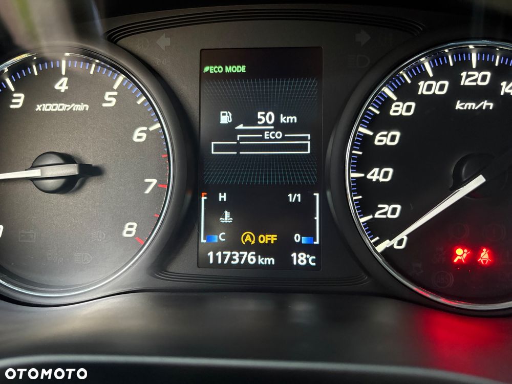 Mitsubishi Outlander 2.0 Invite + 2WD - 22