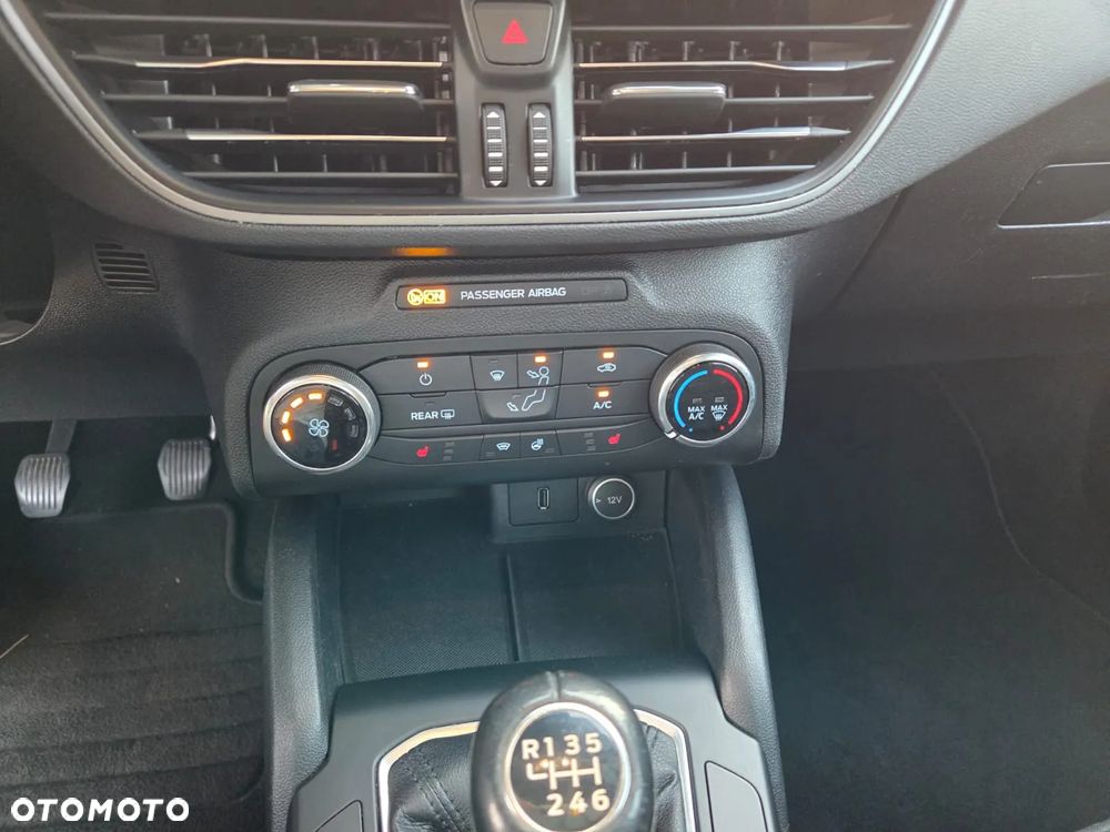 Ford Focus 1.5 EcoBlue Connected - 17