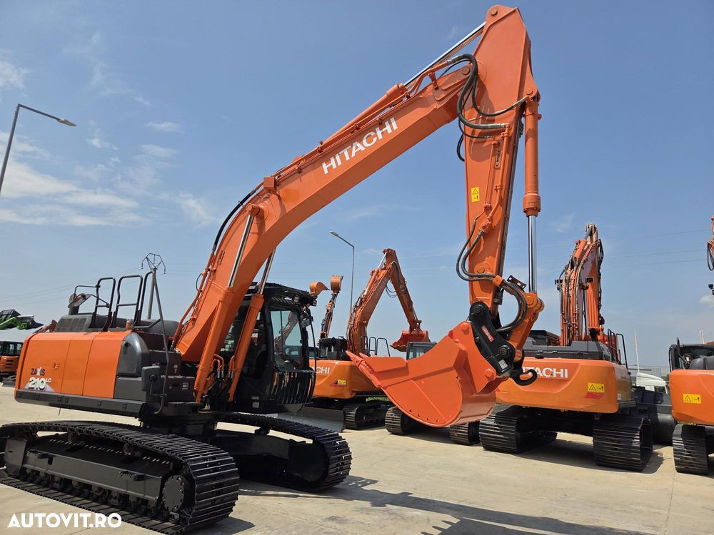 Hitachi ZX210LC-6, 23 tone, cupa NOUA 1,3mc, 2018, 7.784h, CUPLA rapida OIL QUICK, cupa ingusta, inst picon si rotire pe brate, 3 camere, lant 90% ok, consum mediu 9l/h, FULL OPTION, STARE FOARTE BUNA, posibilitate leasing 3 ani-PROMOTIE 83.900 EUR+Tva - 17