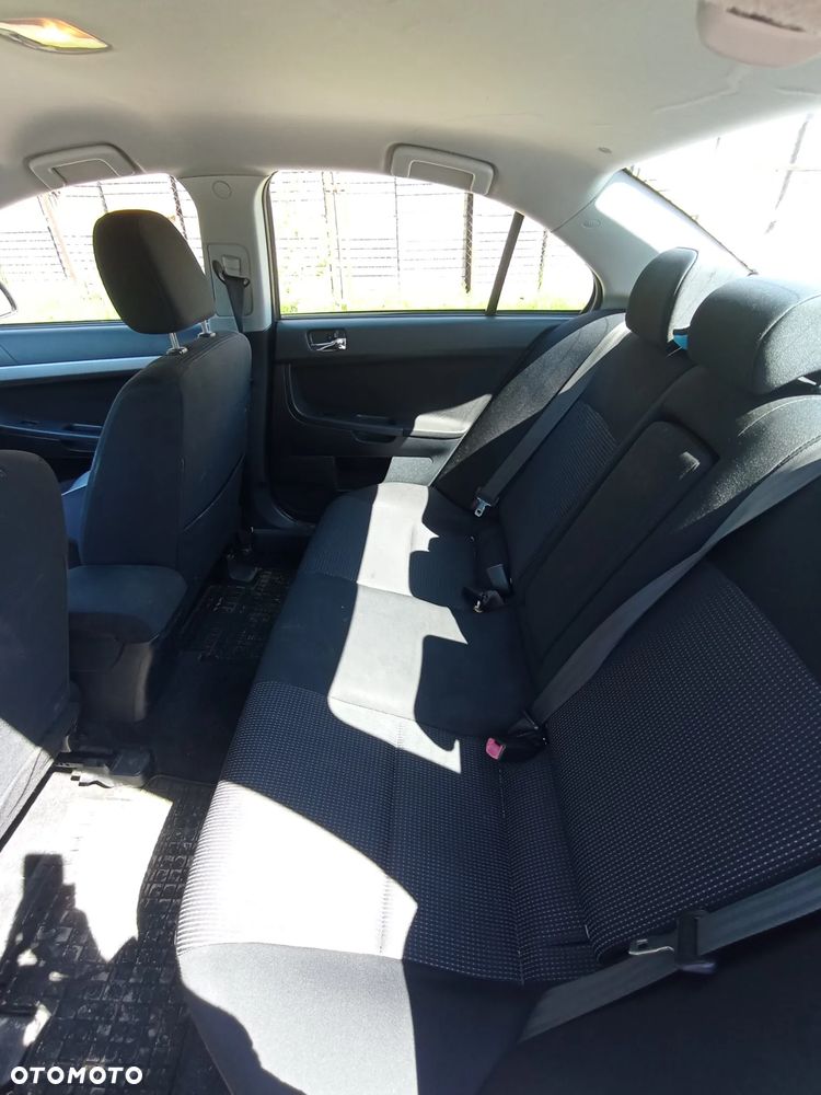 Mitsubishi Lancer 1.8 Invite - 9