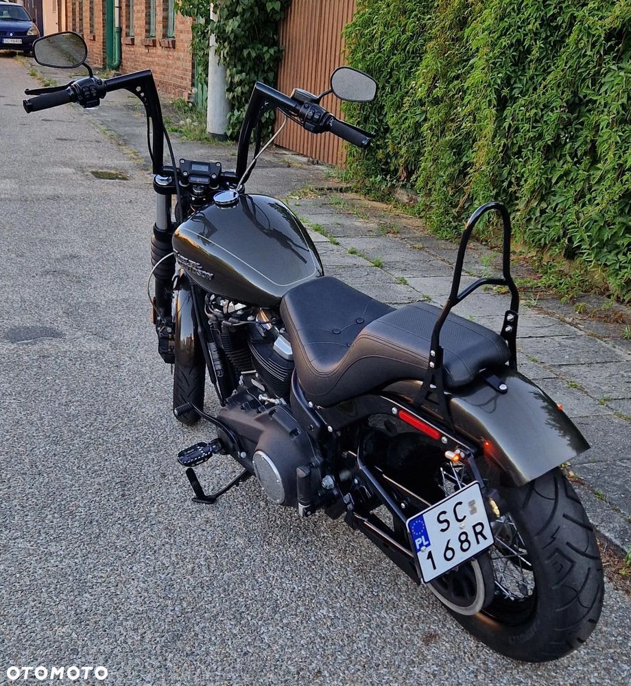 Harley-Davidson Dyna Street Bob - 20