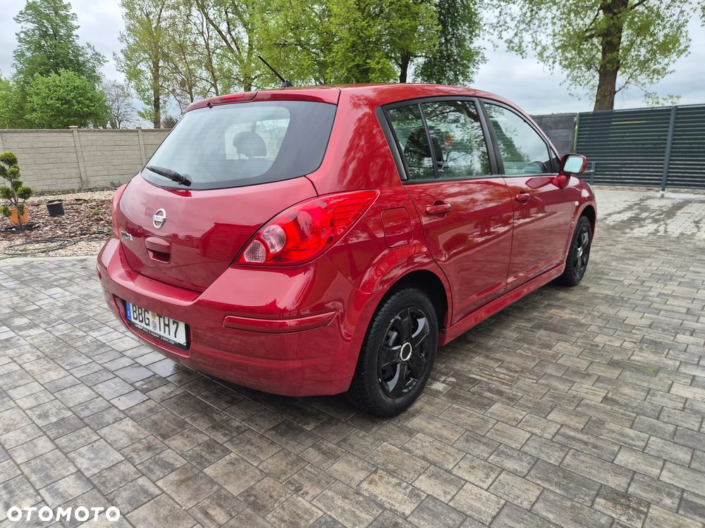 Nissan Tiida - 4