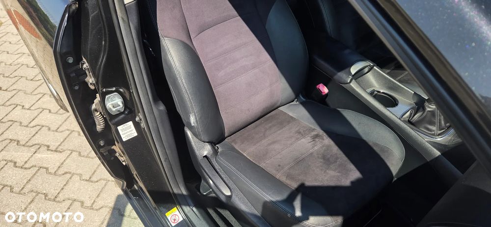 Toyota Avensis 1.8 Premium EU5 - 26