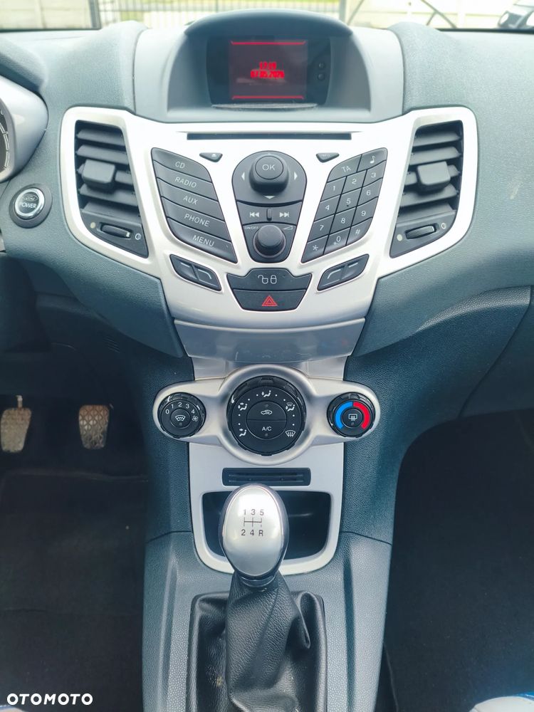 Ford Fiesta 1.25 Titanium - 19