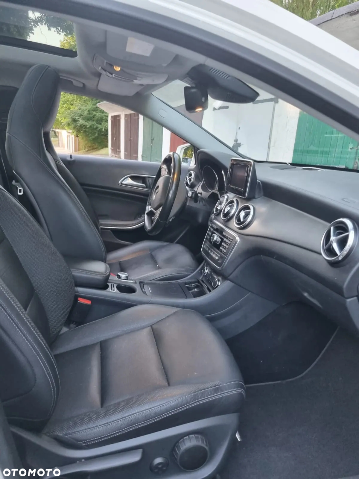 Mercedes-Benz GLA - 18