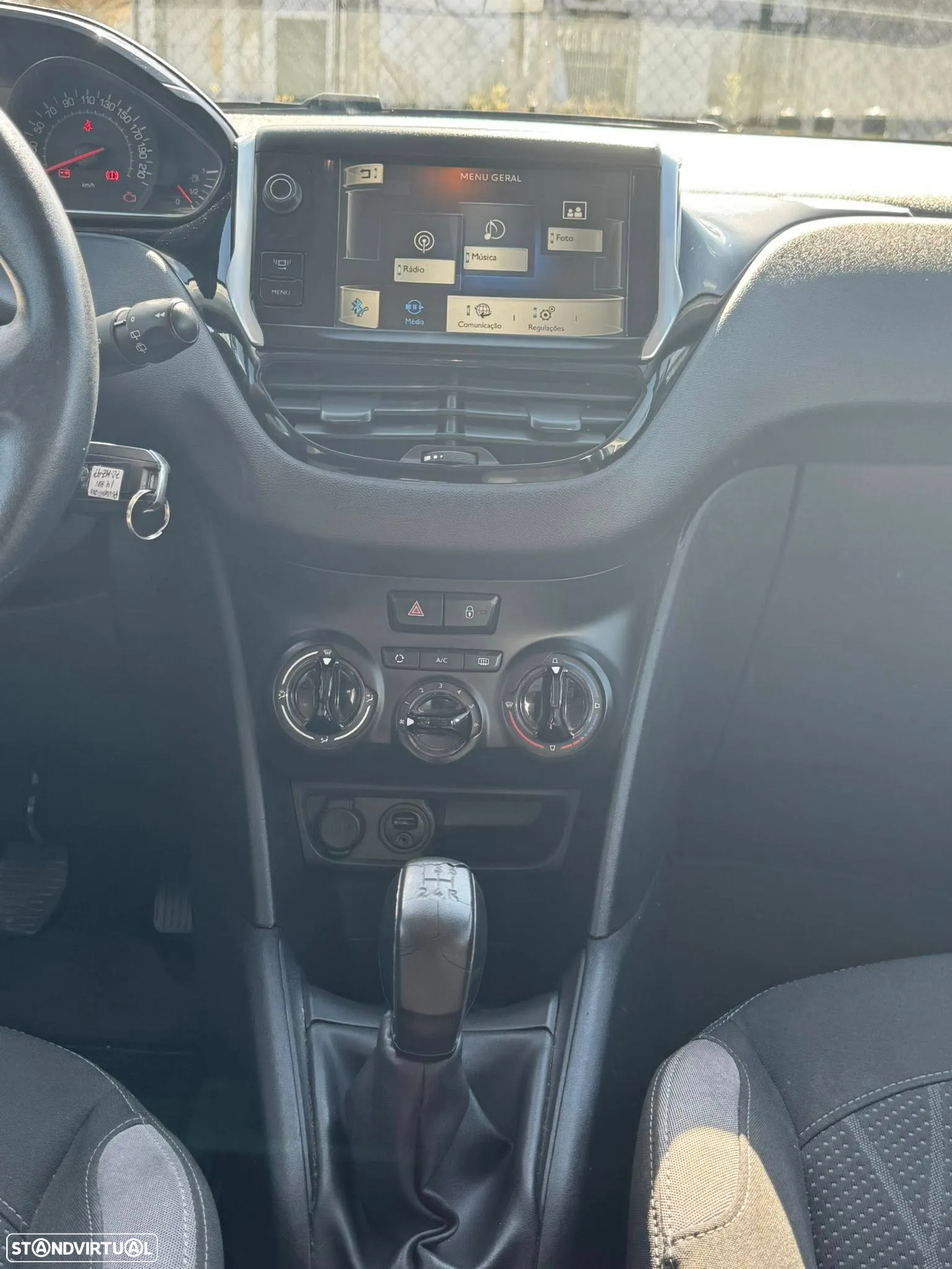 Peugeot 208 1.4 HDi Allure - 15