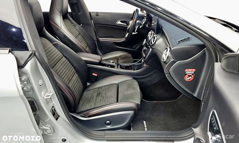 Mercedes-Benz CLA 250 4Matic 7G-DCT Sport - 10
