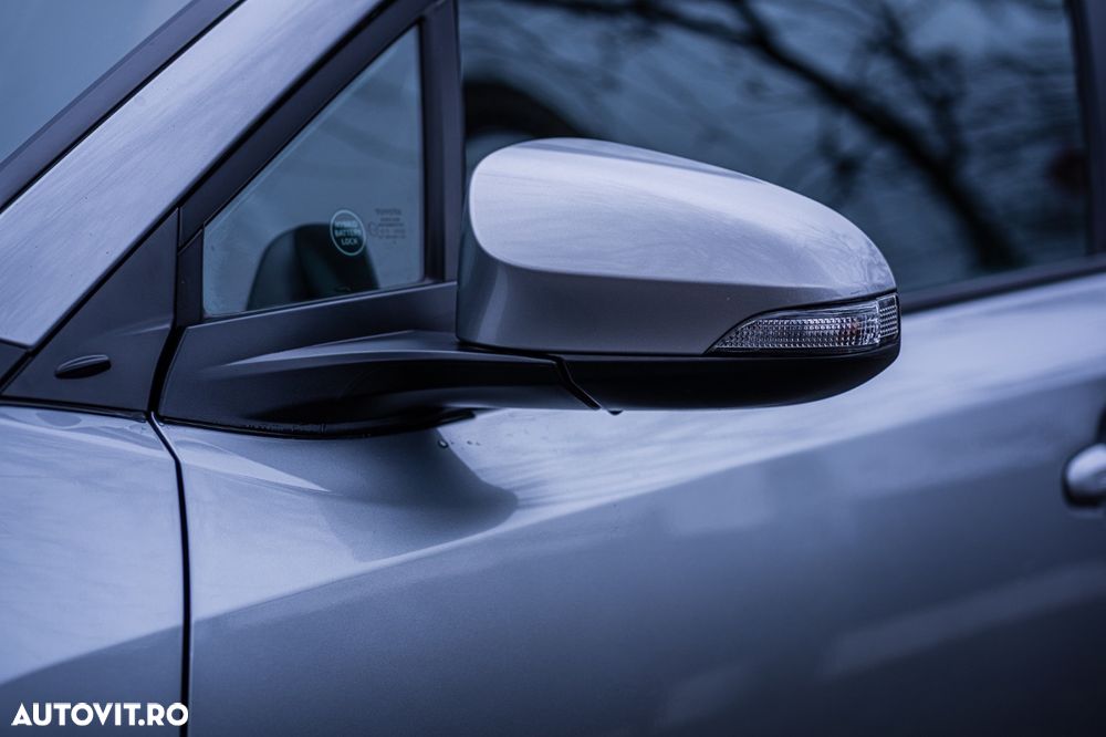 Toyota C-HR 1.8 HSD 4x2 CVT C-ult LED - 16