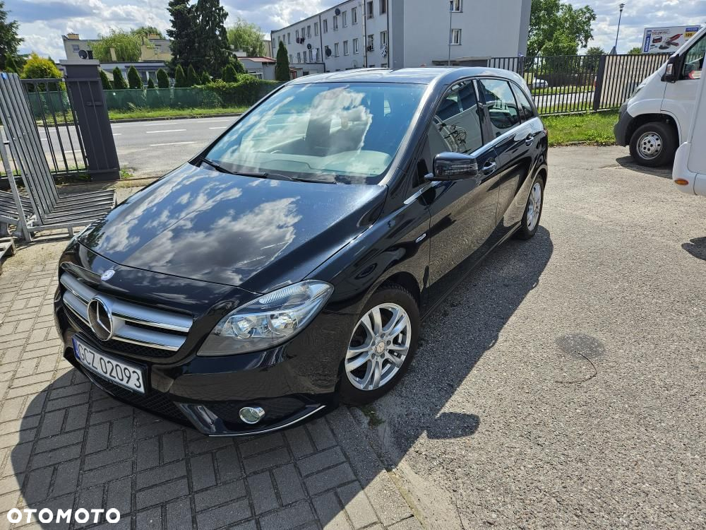 Mercedes-Benz Klasa B 180 (BlueEFFICIENCY) - 2