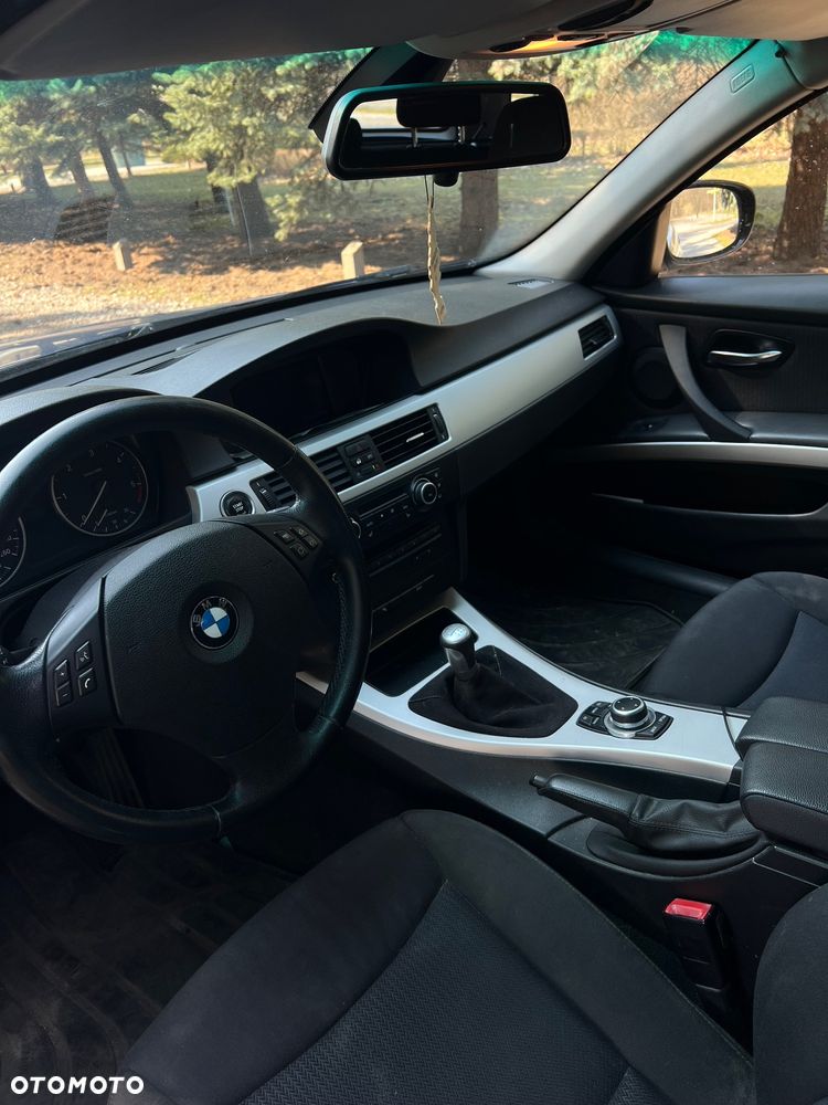 BMW Seria 3 318d - 9