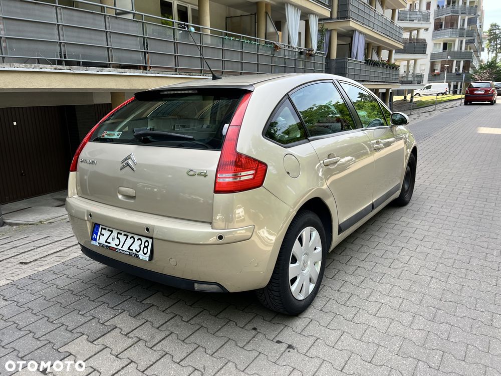 Citroën C4 1.6 16V Magic - 2
