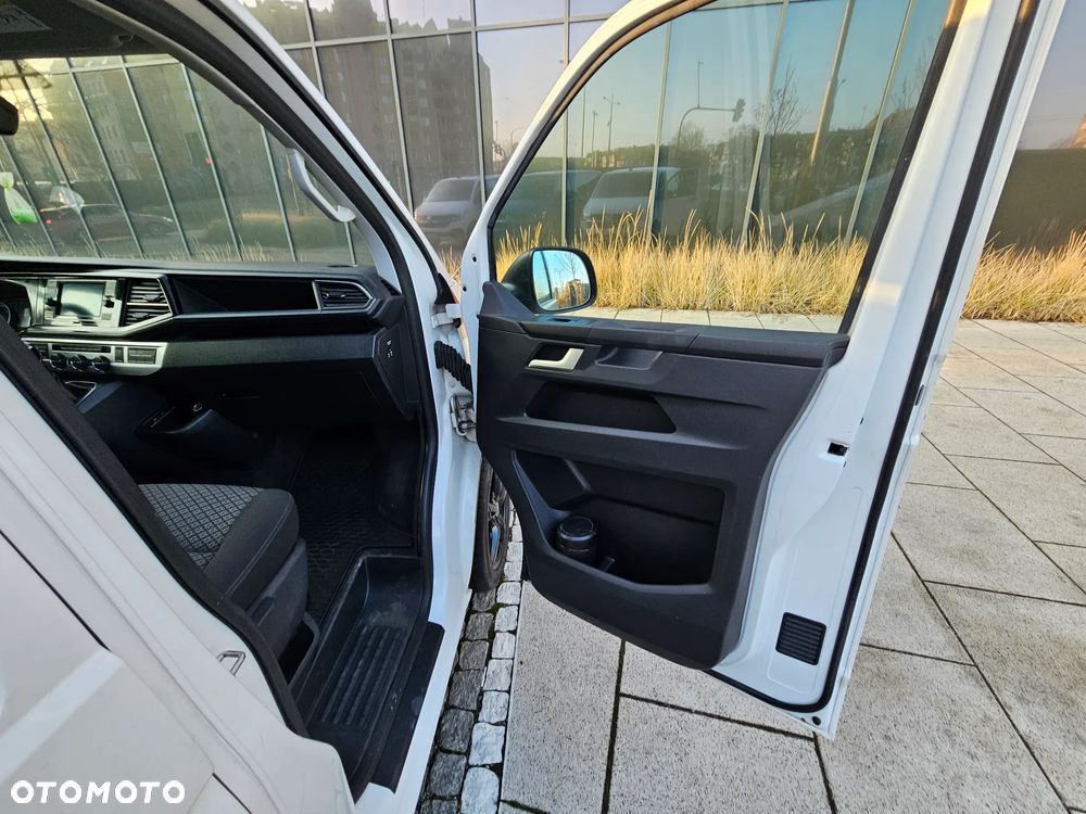 Volkswagen Multivan - 22