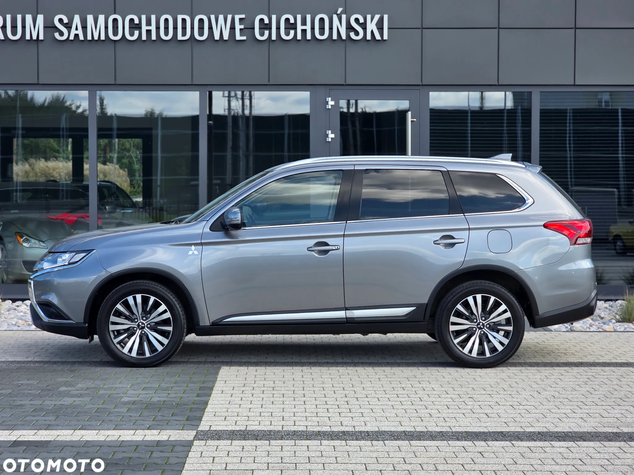 Mitsubishi Outlander 2.0 Intense + SDA 4WD CVT - 8