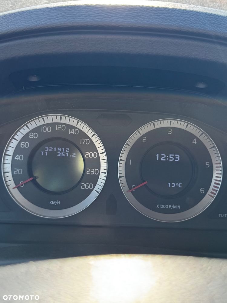Volvo XC 70 D5 AWD Kinetic - 27