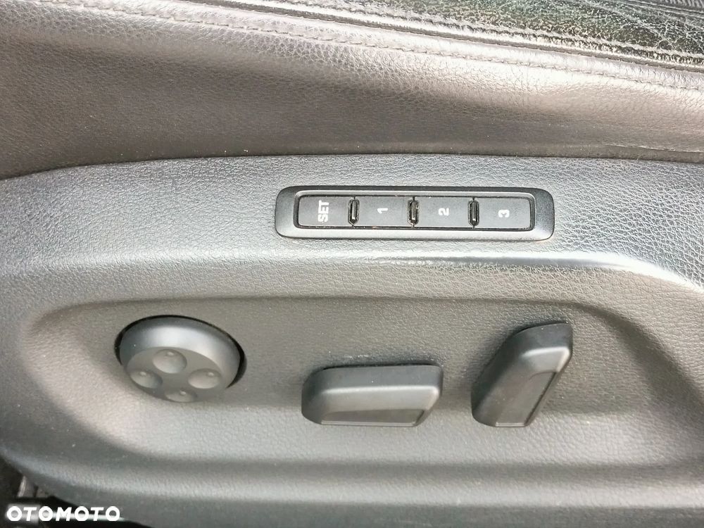 Volkswagen Tiguan - 12