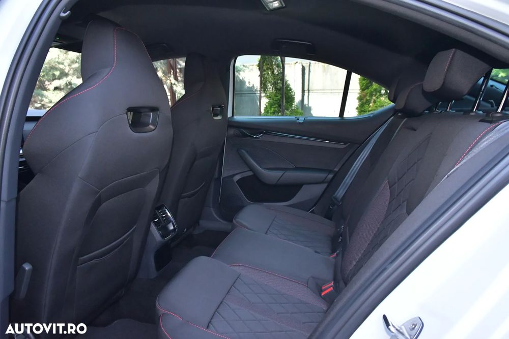 Skoda Octavia 2.0 TSI DSG RS - 19