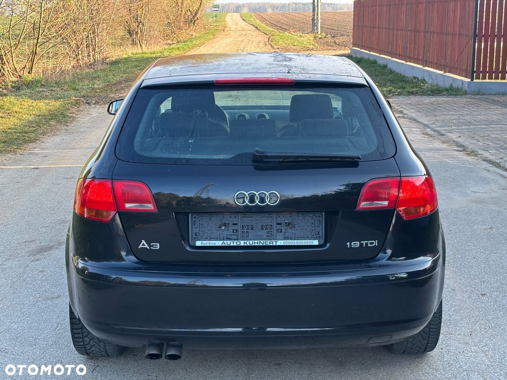 Audi A3 Sportback - 16