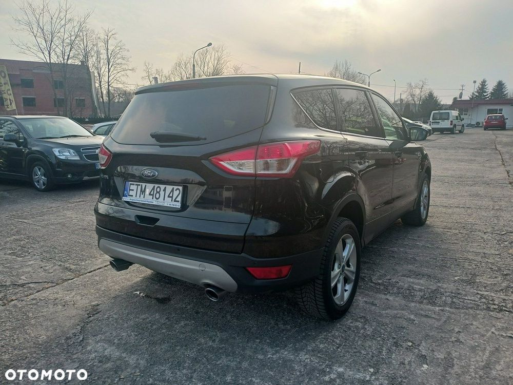 Ford Kuga 1.6 EcoBoost 2x4 Titanium - 10