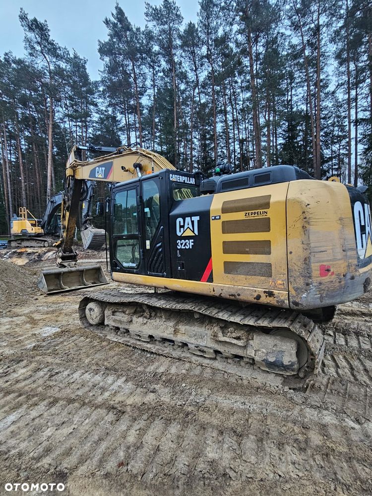 Caterpillar 323FL - 1