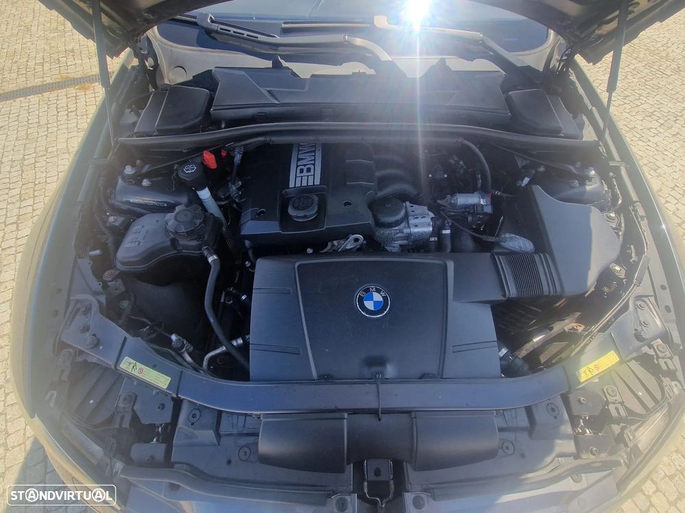 BMW 320 i Cabrio Edition Exclusive - 12