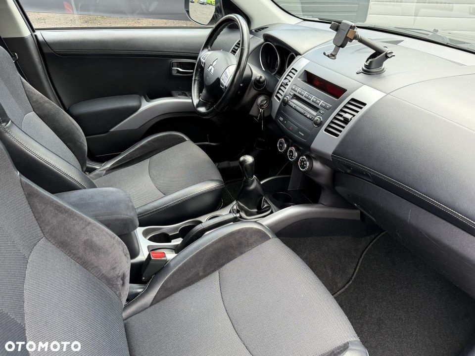 Mitsubishi Outlander 2.0 2WD XTRA - 27