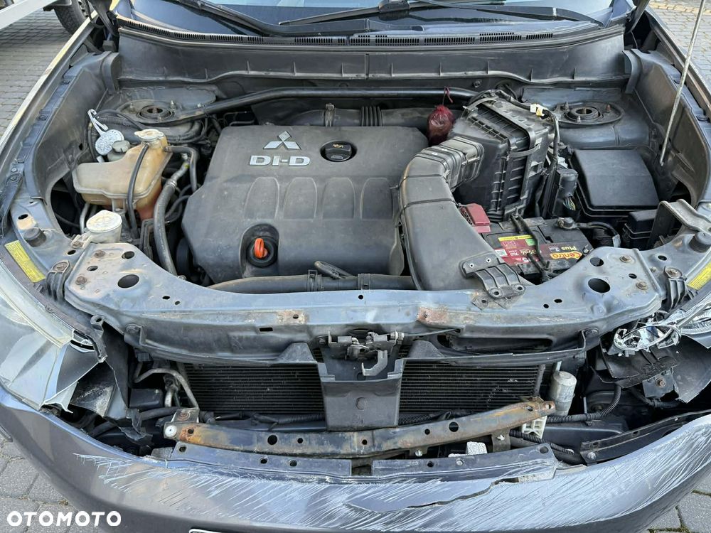 Mitsubishi Outlander 2.0 DID Instyle NAVI - 8