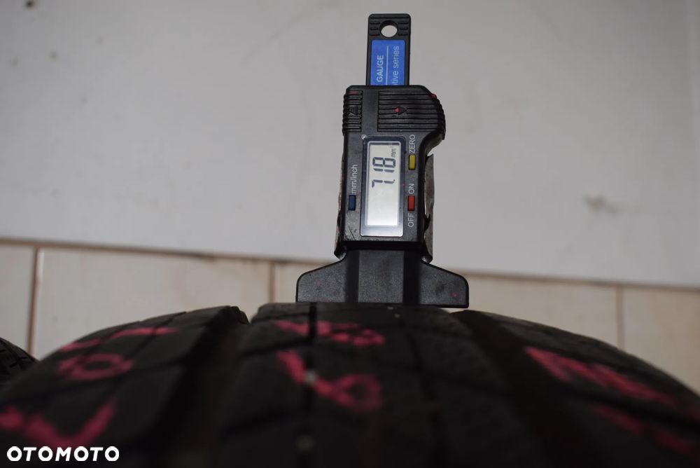R17 205/60 Pirelli Sottozero 3 * - 4
