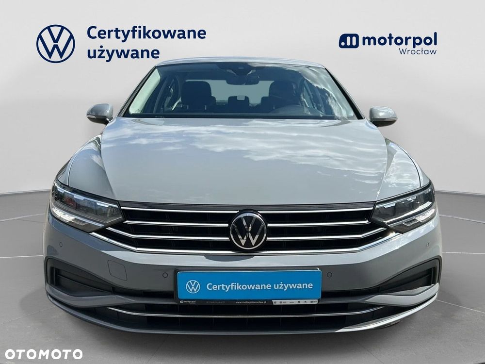 Volkswagen Passat - 12