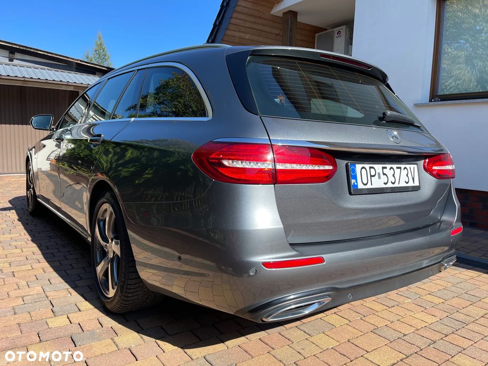 Mercedes-Benz Klasa E 220 d 4Matic T 9G-TRONIC Sportstyle Edition - 3