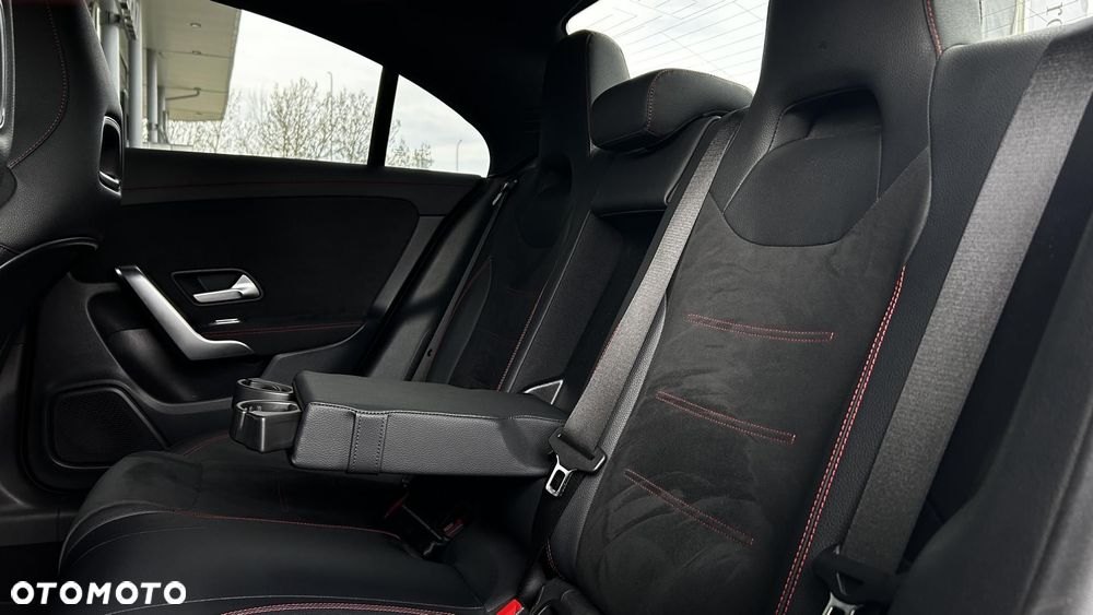 Mercedes-Benz CLA 180 AMG Line 7G-DCT - 26