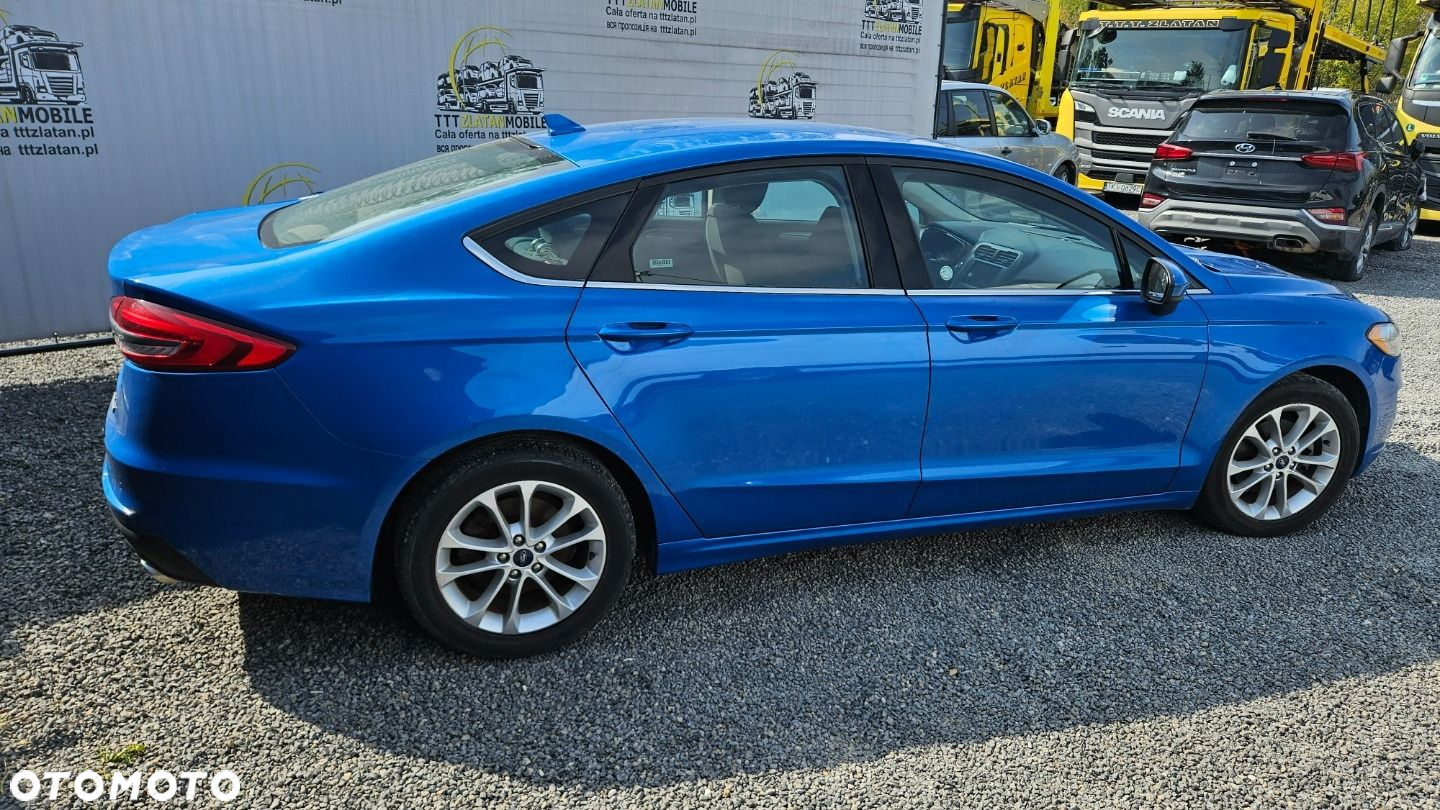 Ford Fusion - 15