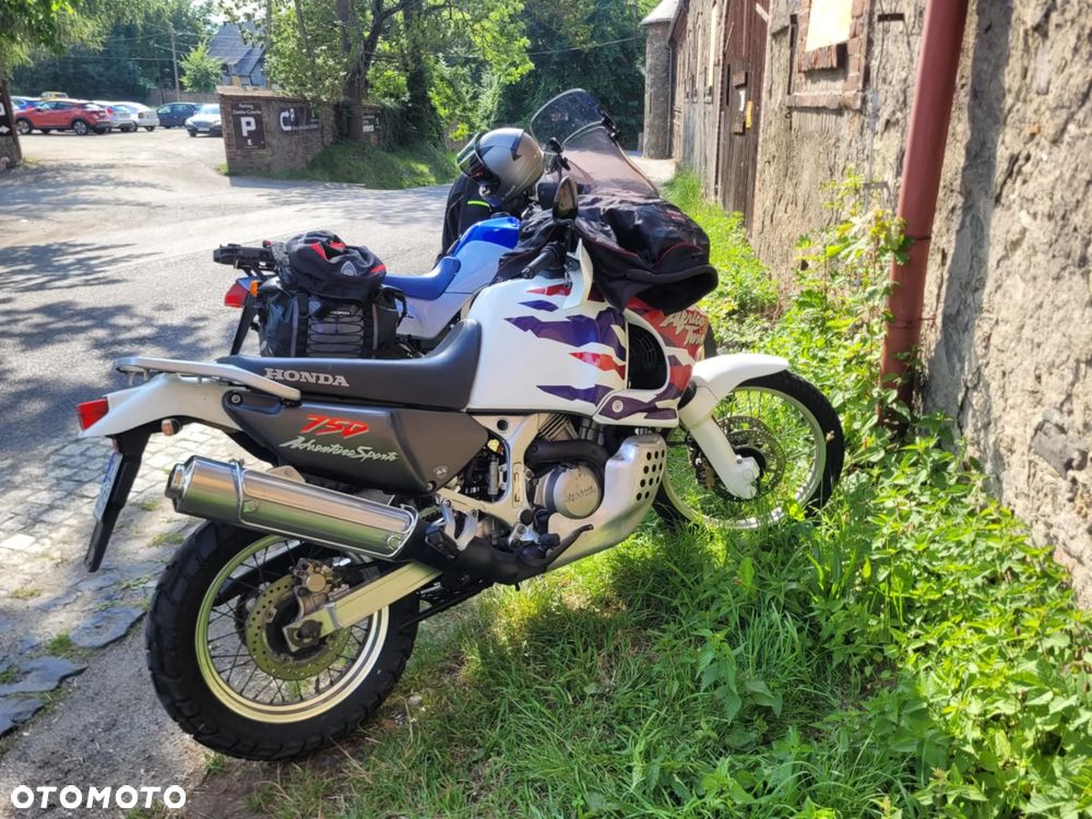 Honda XRV - 12
