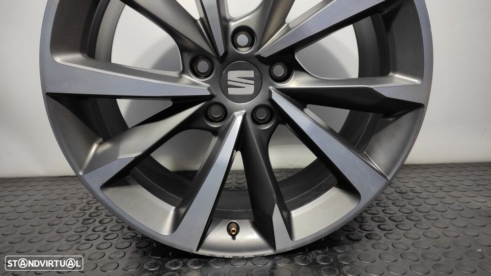 PNEU SEAT LEON SPORTSTOURER (KL8) FR - 12