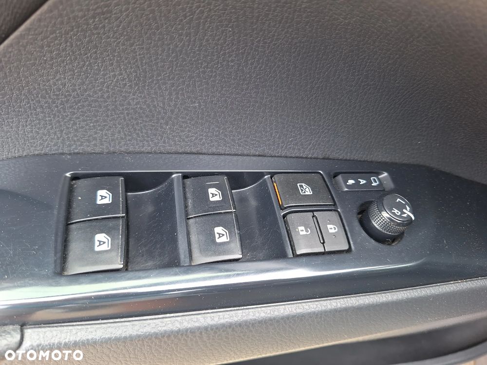 Toyota Camry 2.5 Hybrid Comfort CVT - 17
