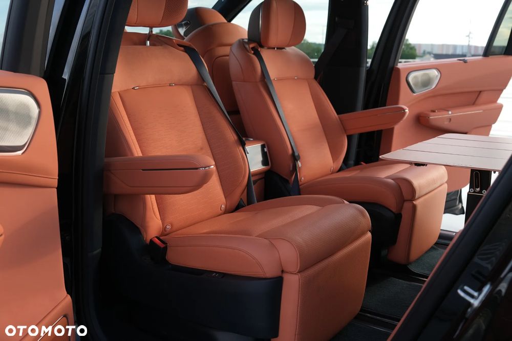 Lynk & Co 900 - 5